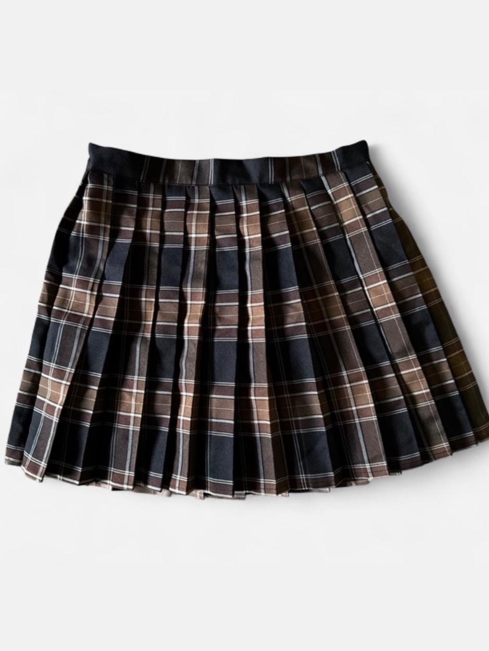 Plaid pleated mini skirt from Urban Coco🤎  🖤 🤍